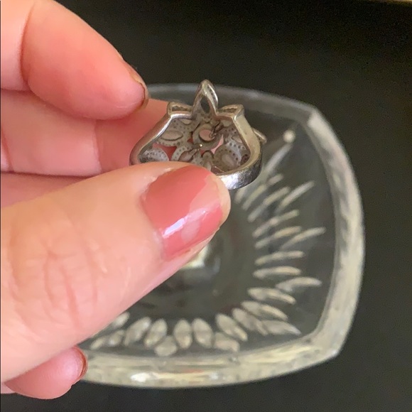 Beautiful Ring - Picture 3 of 4